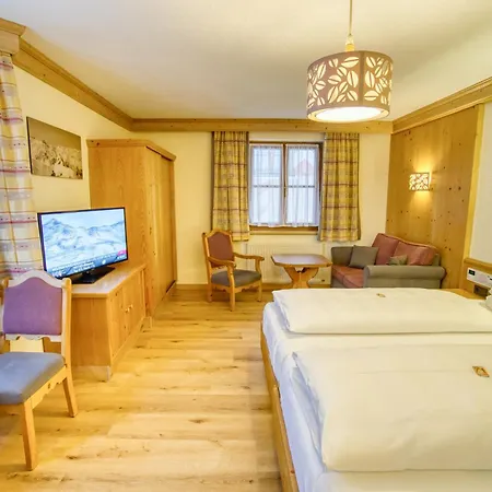 ゲストハウス Alt Paznaun イシュグル